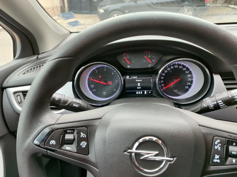 Opel Astra 1.5DCI, снимка 11 - Автомобили и джипове - 52312501