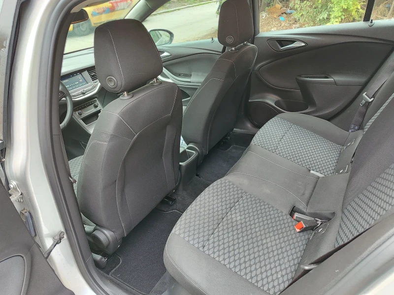 Opel Astra 1.5DCI, снимка 14 - Автомобили и джипове - 52312501