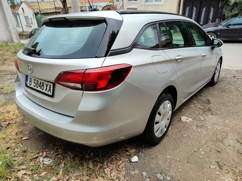Opel Astra 1.5DCI, снимка 4 - Автомобили и джипове - 52312501