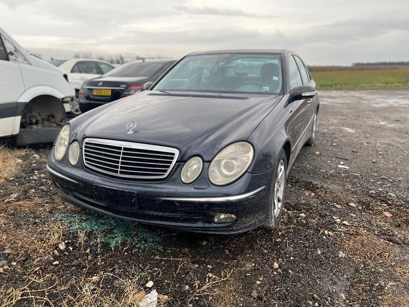 Mercedes-Benz E 270 На части, снимка 1 - Автомобили и джипове - 35057485