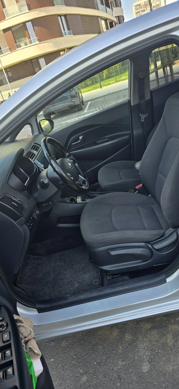 Kia Rio АВТОМАТ-LPG, снимка 5 - Автомобили и джипове - 54530024