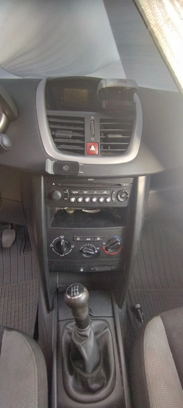 Peugeot 207, снимка 9 - Автомобили и джипове - 56624001