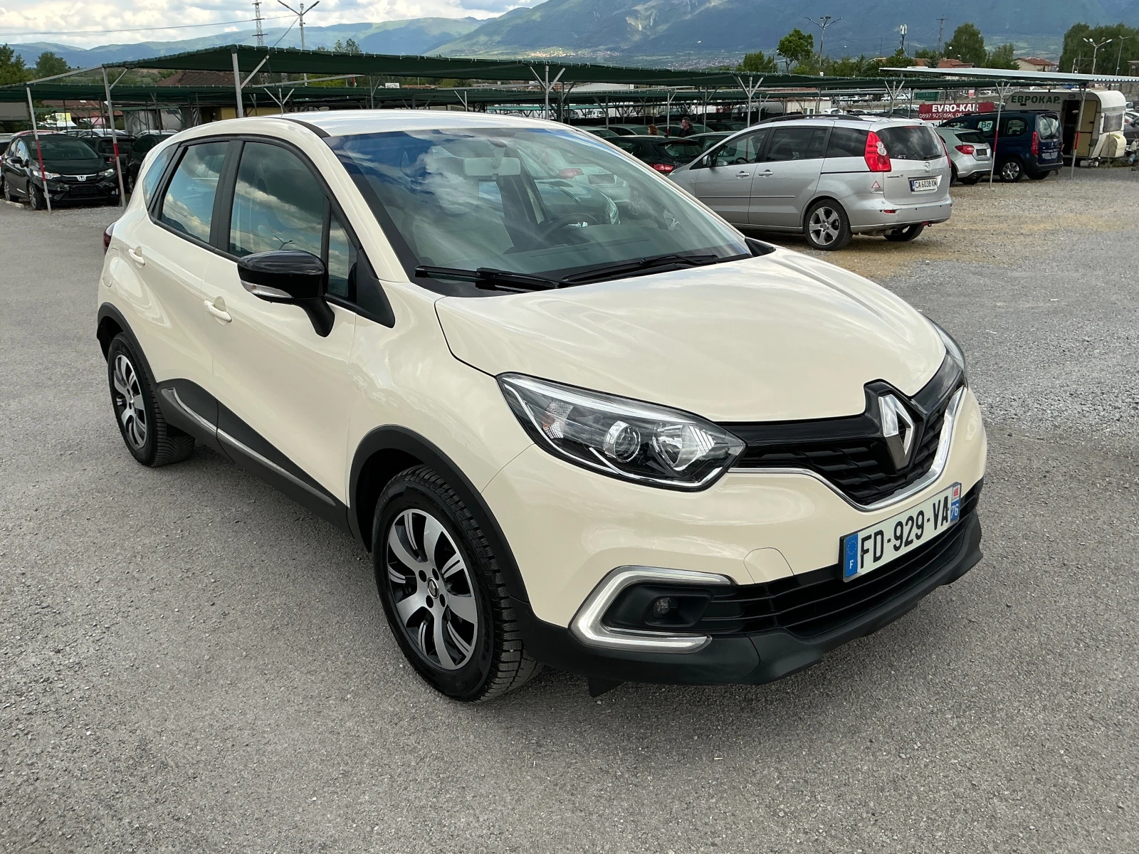 Renault Captur 1.5 DCI - изображение 2