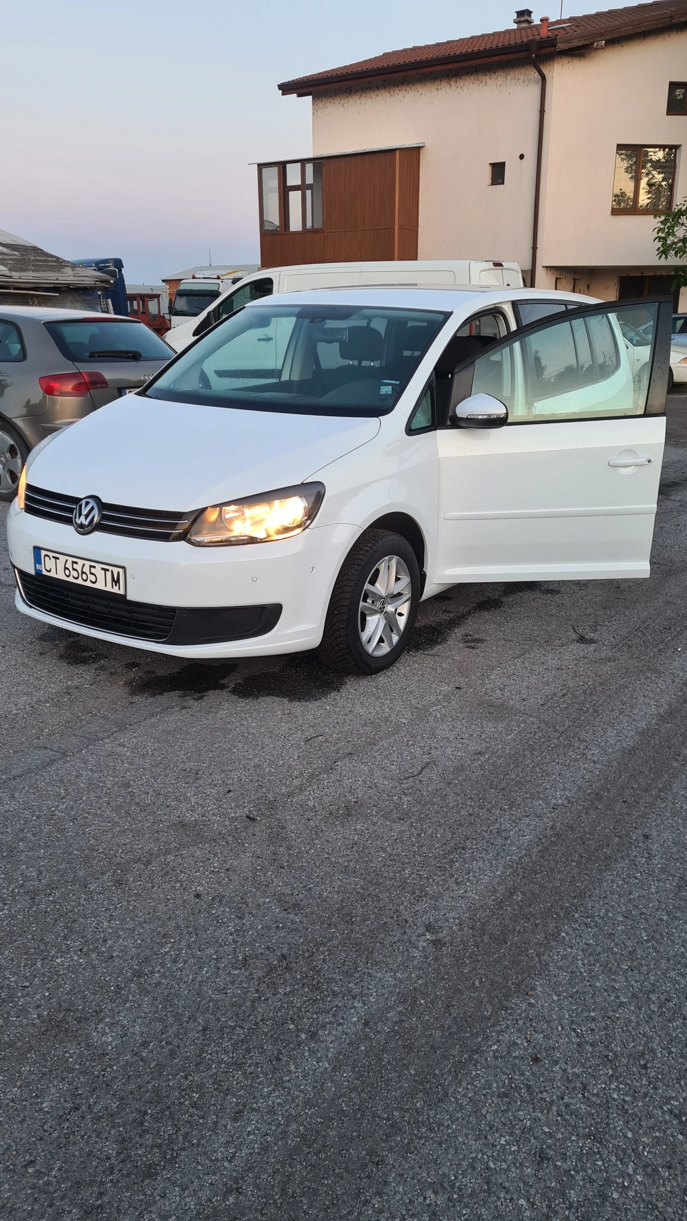 VW Touran | Mobile.bg   1