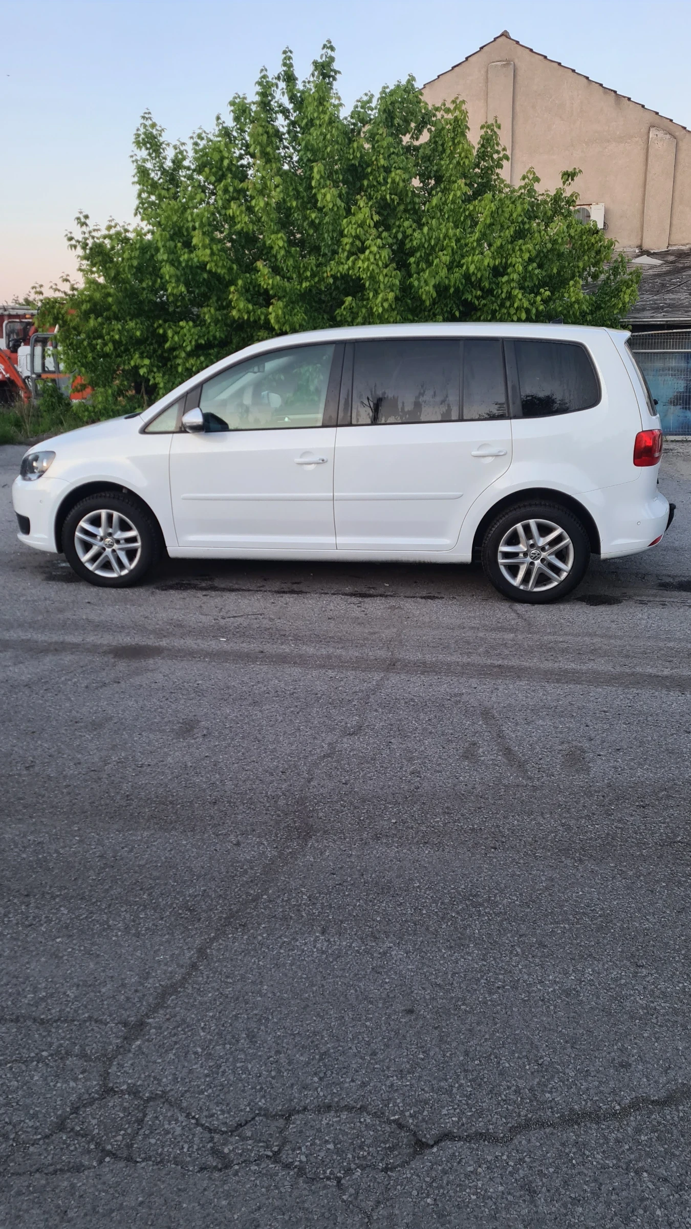 VW Touran  - изображение 2