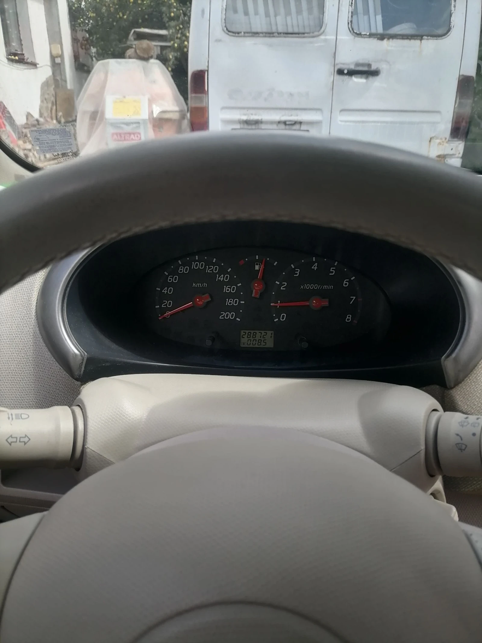 Nissan Micra  - изображение 5