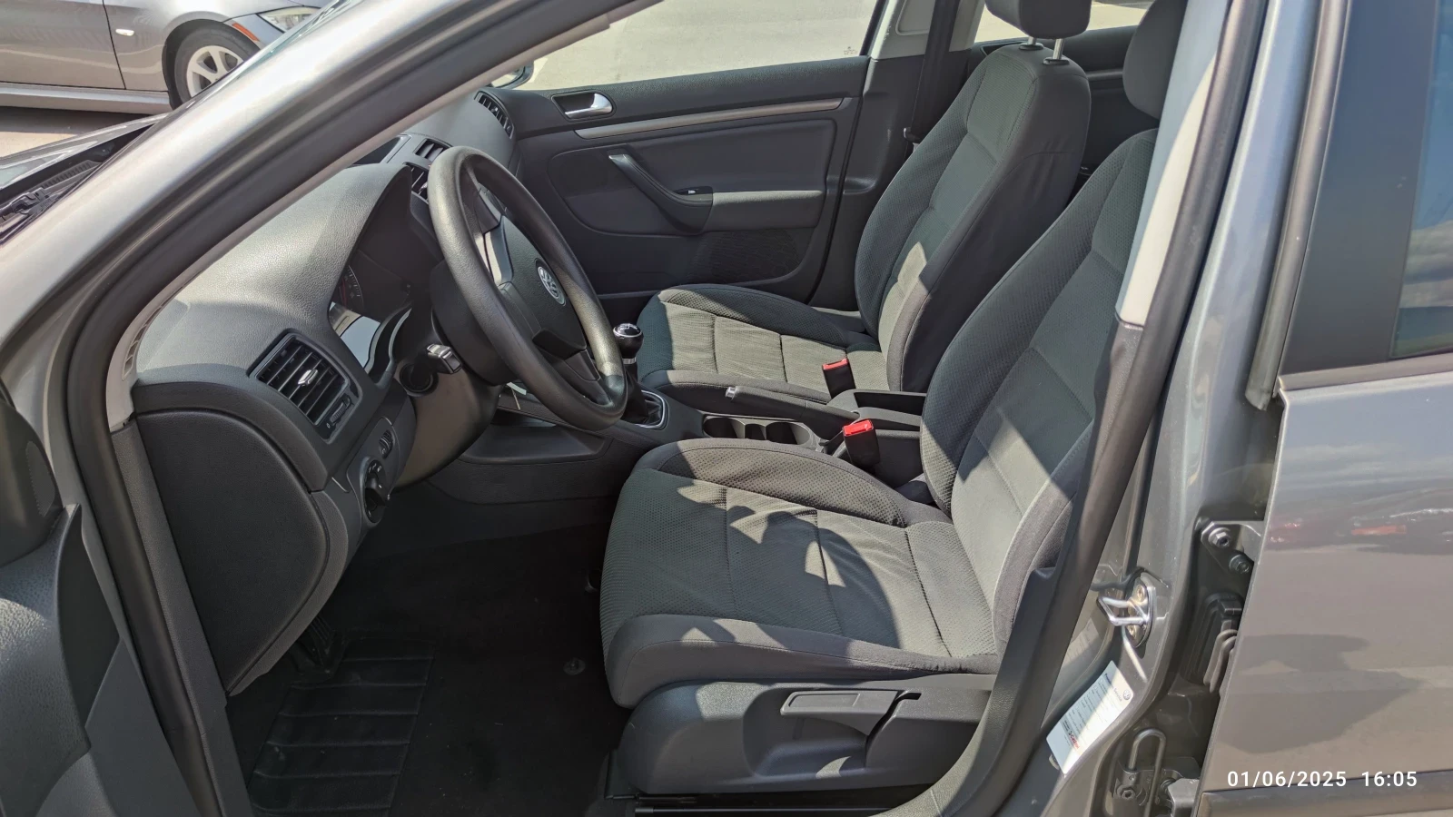 VW Golf 1.6i 102ks ITALIA - изображение 5