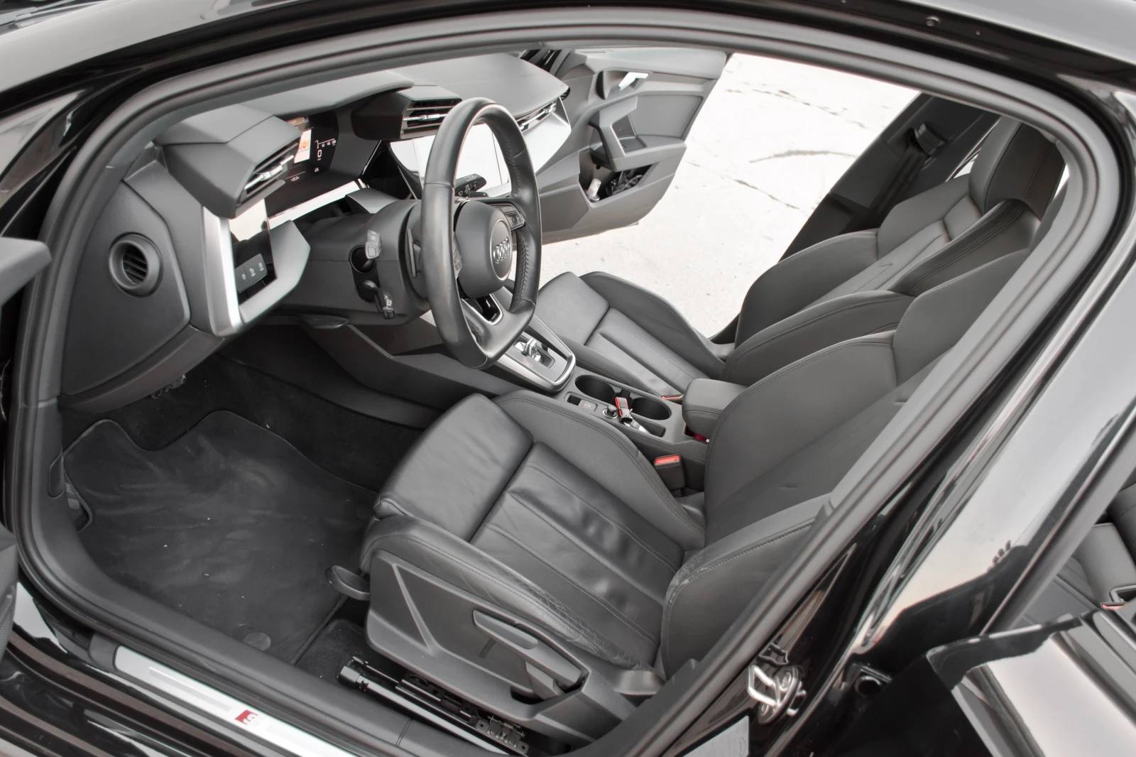 Audi A3 Sportback 35 TDI S-Line - изображение 9