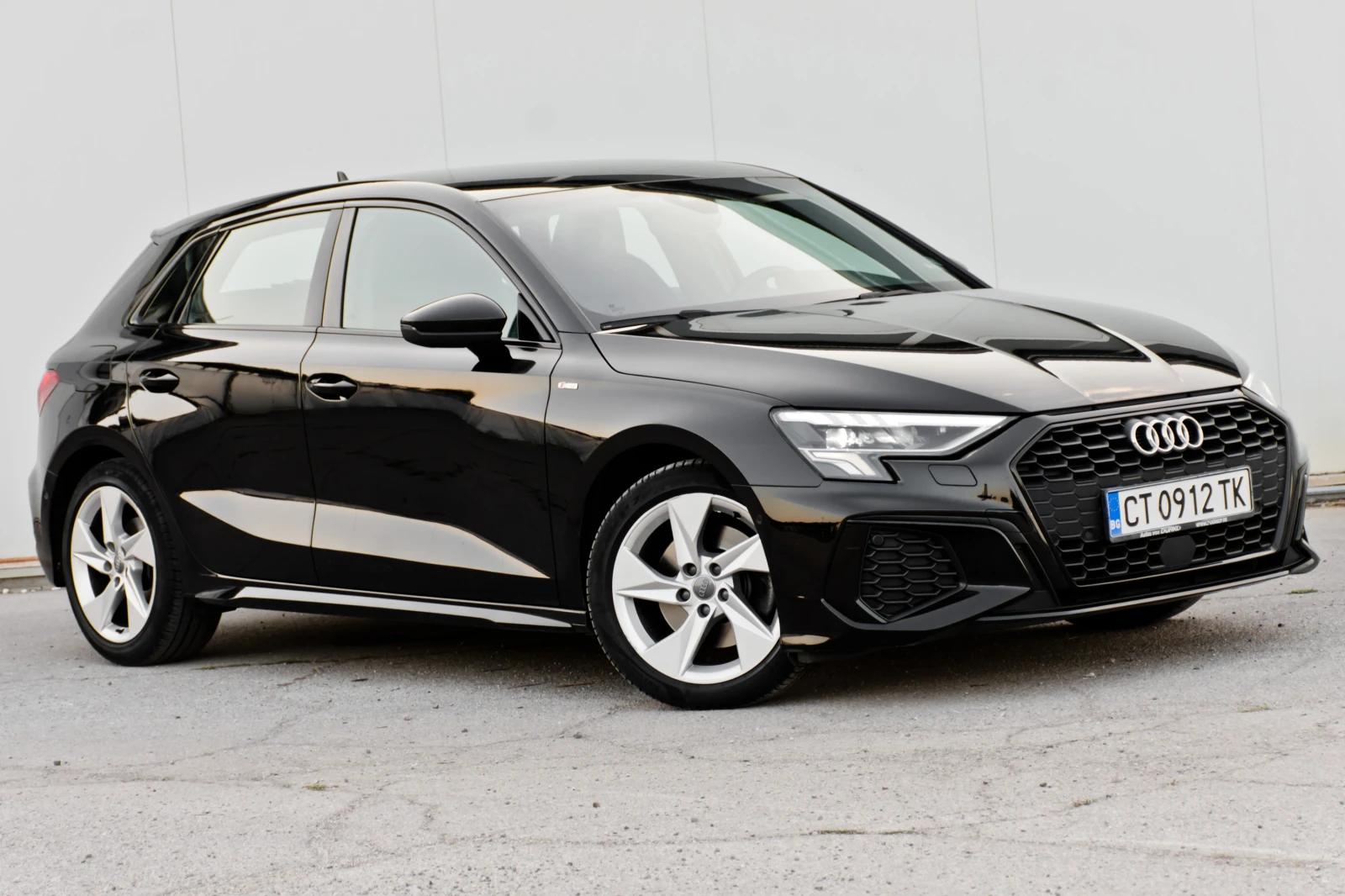 Audi A3 Sportback 35 TDI S-Line - изображение 2