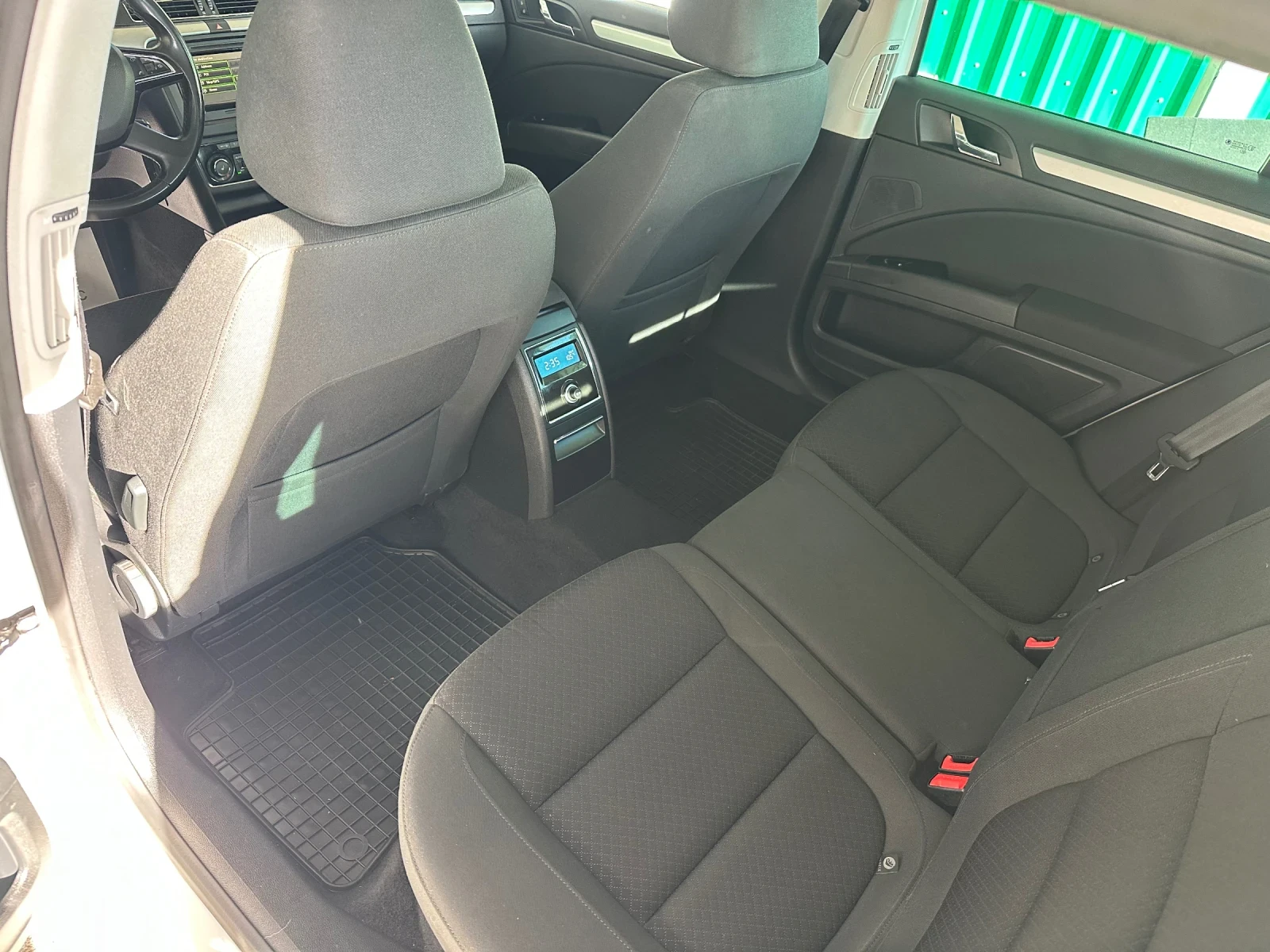 Skoda Superb 2.0tdi 4x4 Euro5b  - изображение 9