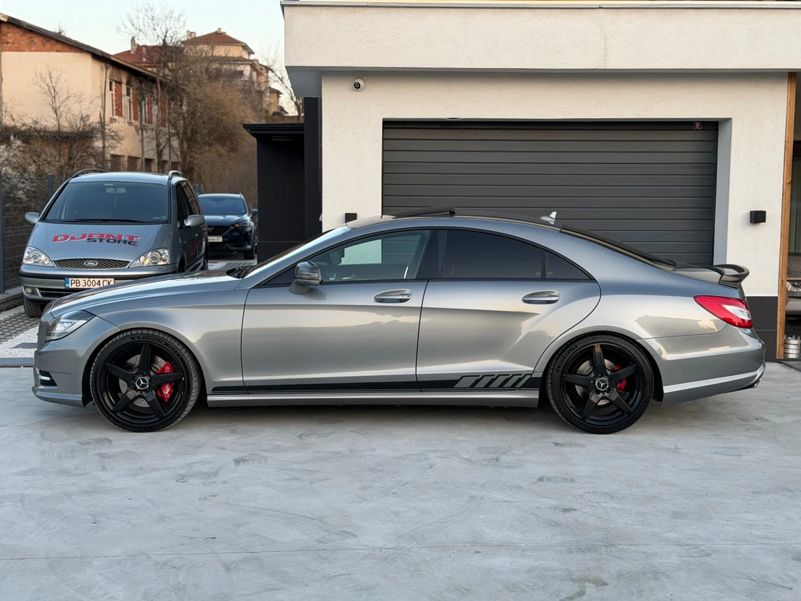 Mercedes-Benz CLS 350 AMG Пакет | Реални км | Пълен Карбон | Дистроник |, снимка 8 - Автомобили и джипове - 53887106