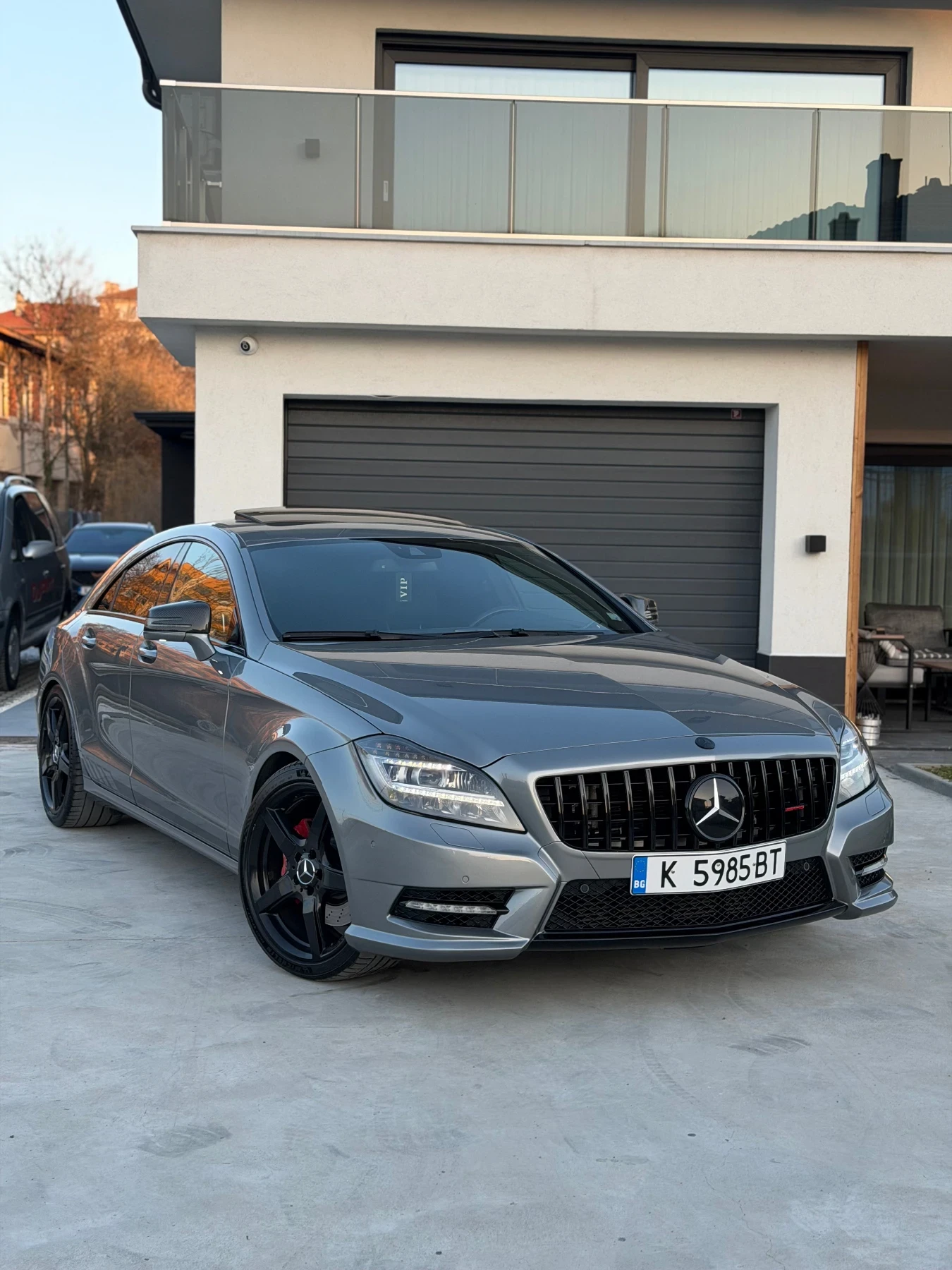 Mercedes-Benz CLS 350 AMG Пакет | Реални км | Пълен Карбон | Дистроник |