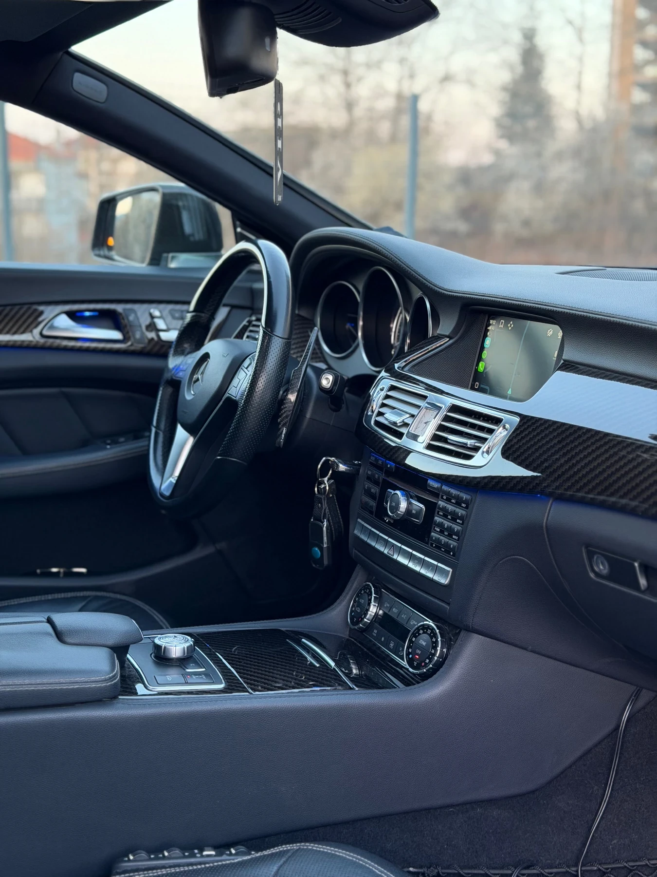 Mercedes-Benz CLS 350 AMG Пакет | Реални км | Пълен Карбон | Дистроник |, снимка 11 - Автомобили и джипове - 53887106