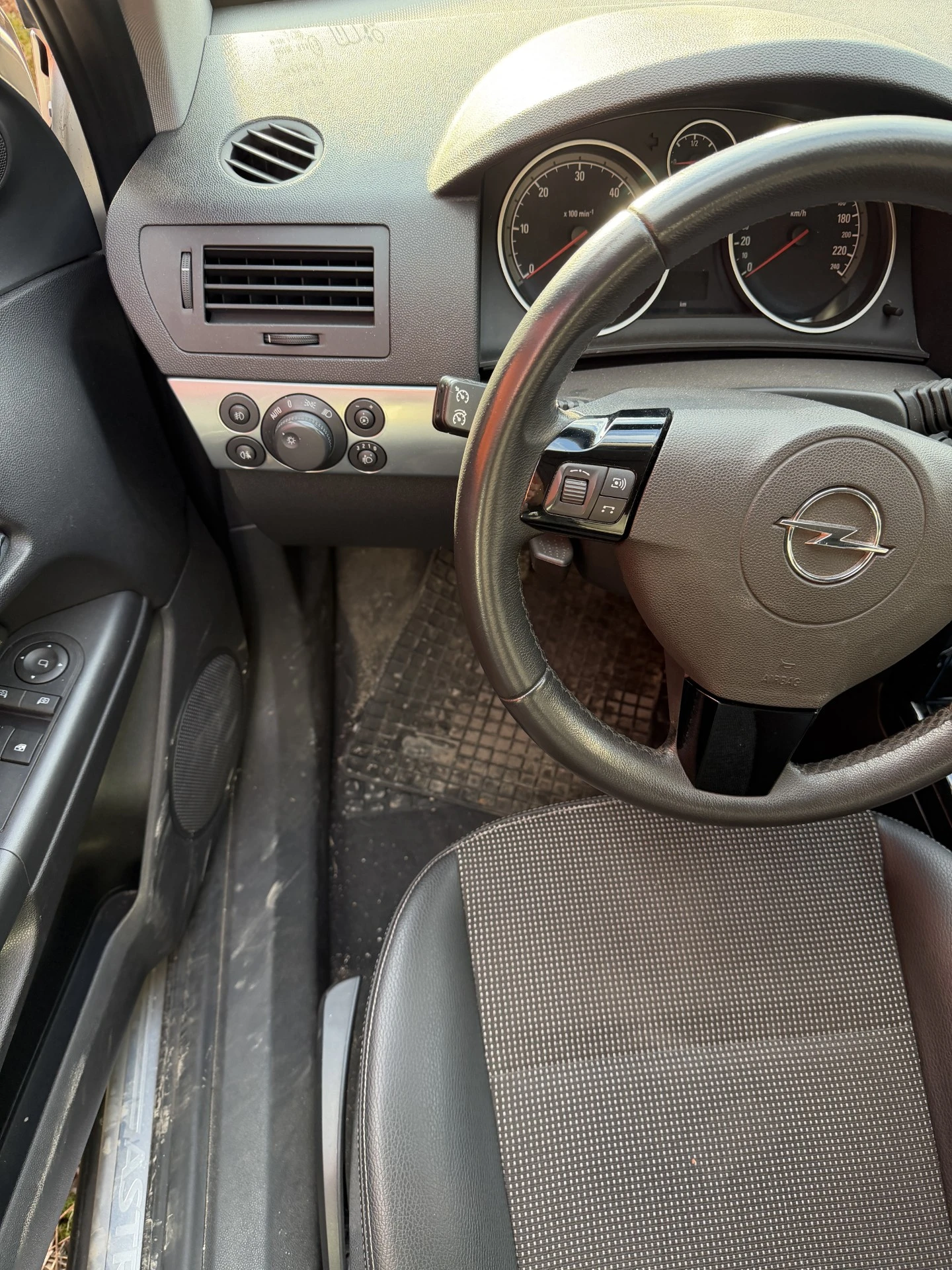 Opel Astra 1.7 CDTi - изображение 7