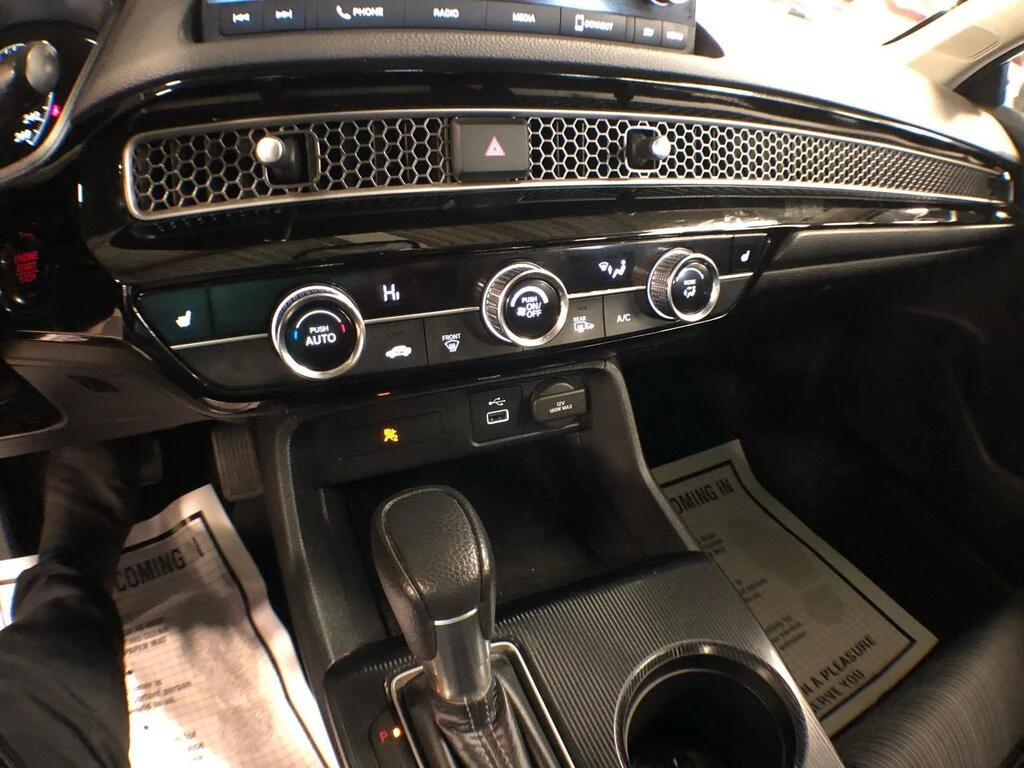 Honda Civic LX AUTO CARPLAY L/ASSIST B/SPOT H/SEATS B/CAMERA, снимка 15 - Автомобили и джипове - 53724724