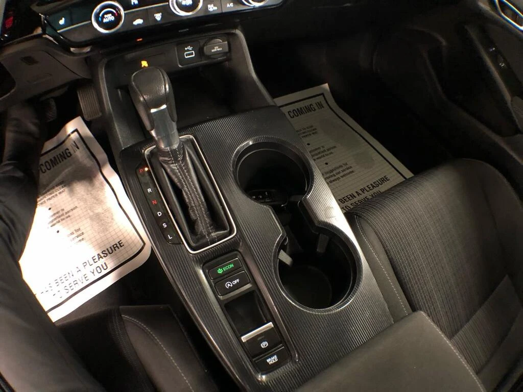 Honda Civic LX AUTO CARPLAY L/ASSIST B/SPOT H/SEATS B/CAMERA, снимка 16 - Автомобили и джипове - 53724724