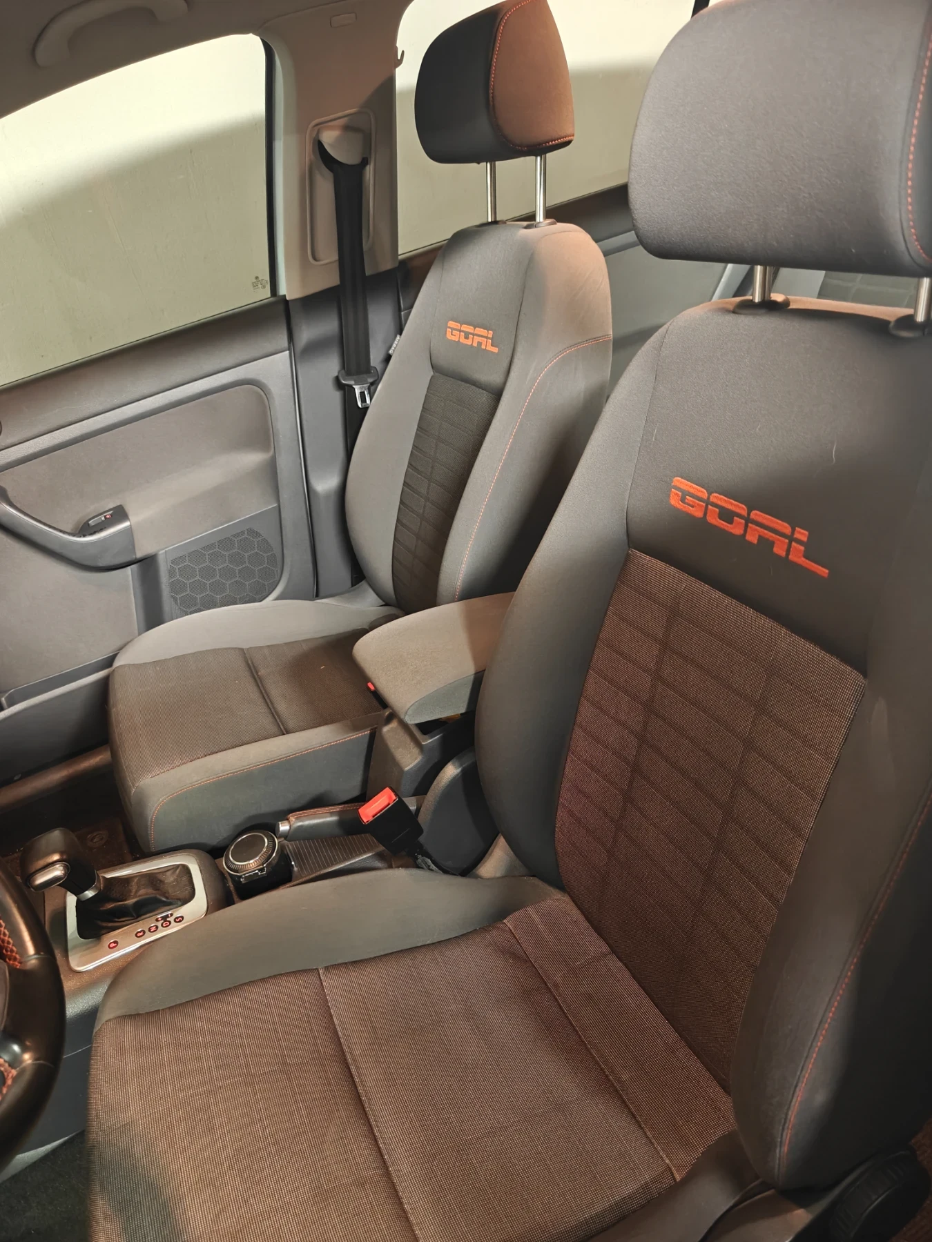 VW Golf, снимка 7 - Автомобили и джипове - 53834699