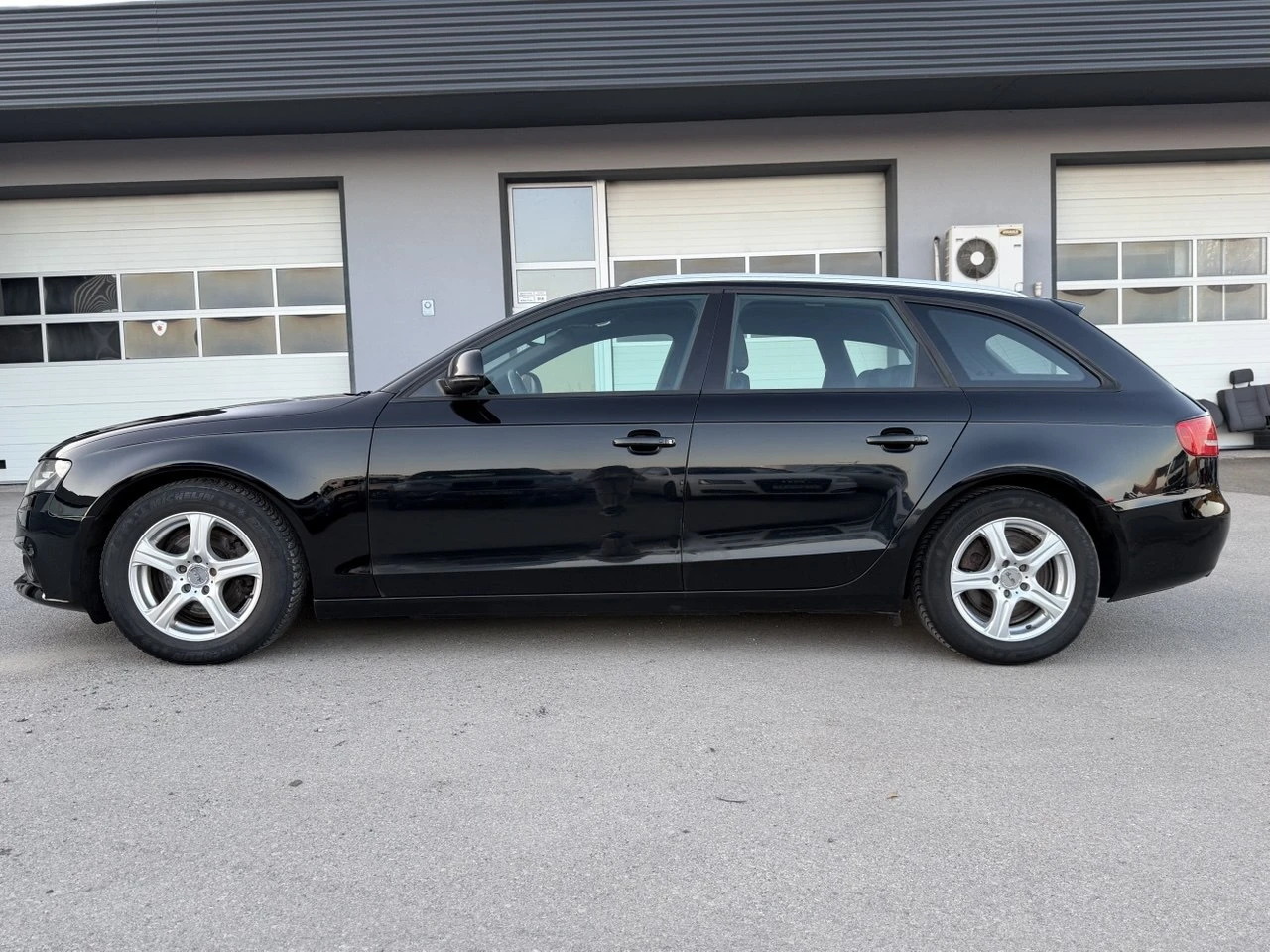 Audi A4 2.0TDI NAVI, снимка 8 - Автомобили и джипове - 53840267