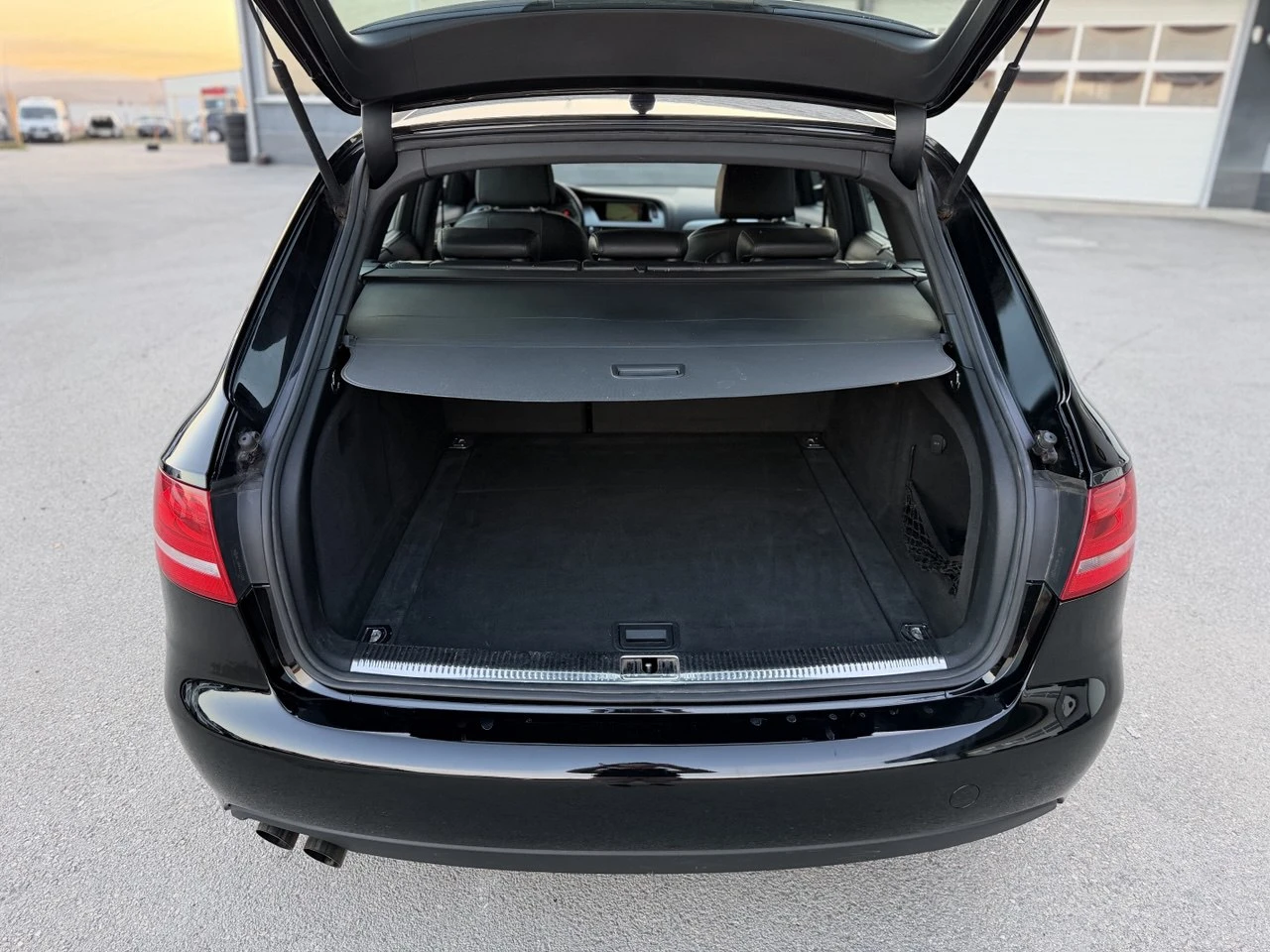 Audi A4 2.0TDI NAVI, снимка 16 - Автомобили и джипове - 53840267