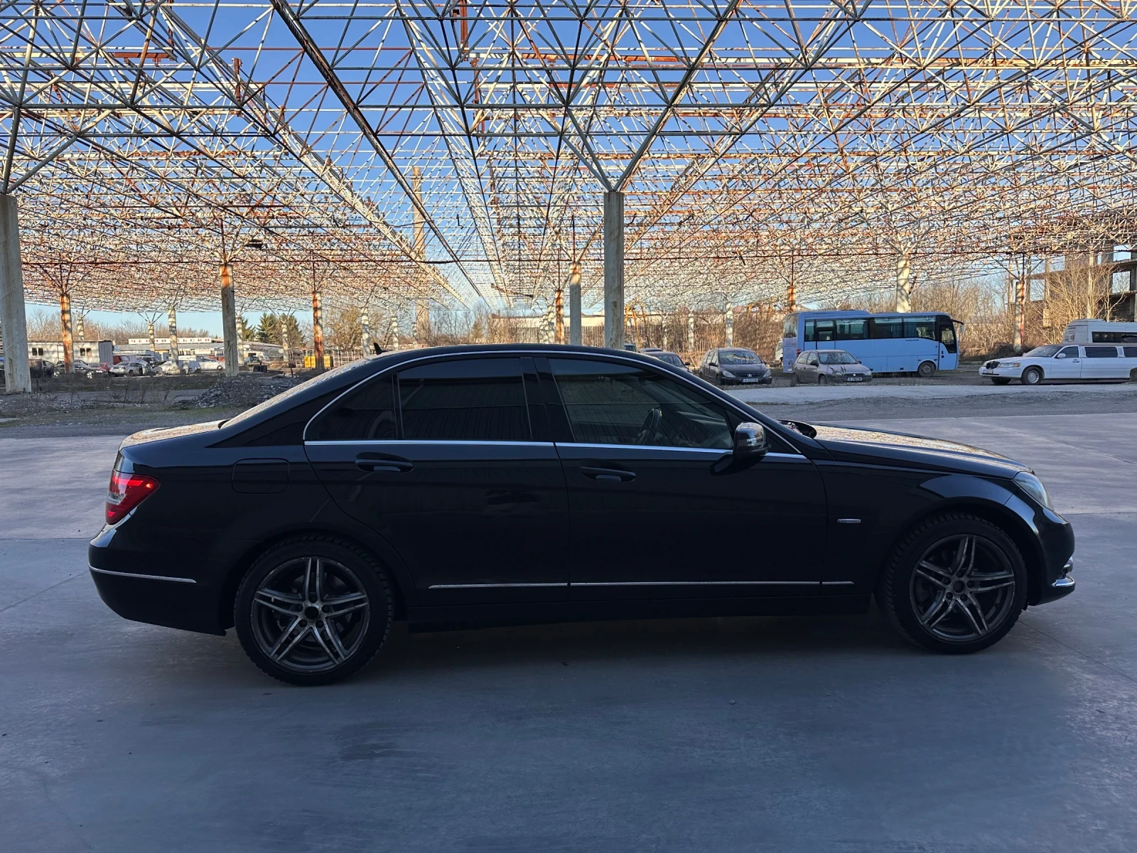 Mercedes-Benz C 220, снимка 8 - Автомобили и джипове - 53844907