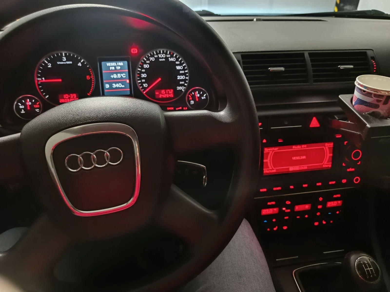 Audi A4 1.9TDI, снимка 13 - Автомобили и джипове - 54078810