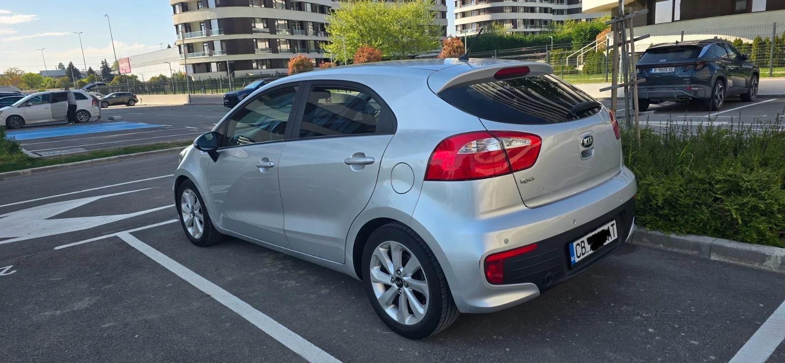 Kia Rio АВТОМАТ-LPG, снимка 3 - Автомобили и джипове - 54530024