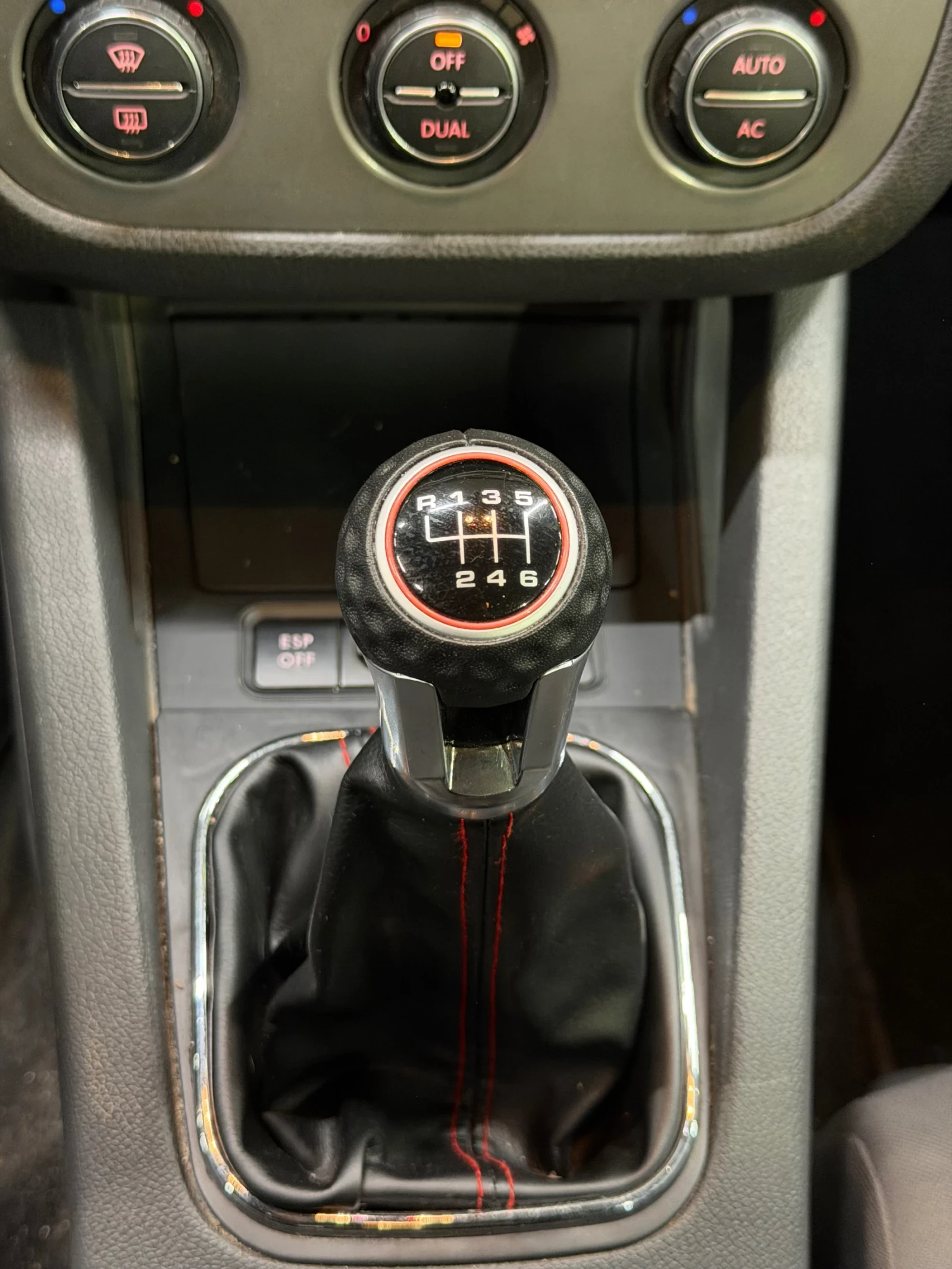 VW Golf 1.9TDI 6 скорости, снимка 12 - Автомобили и джипове - 54622370