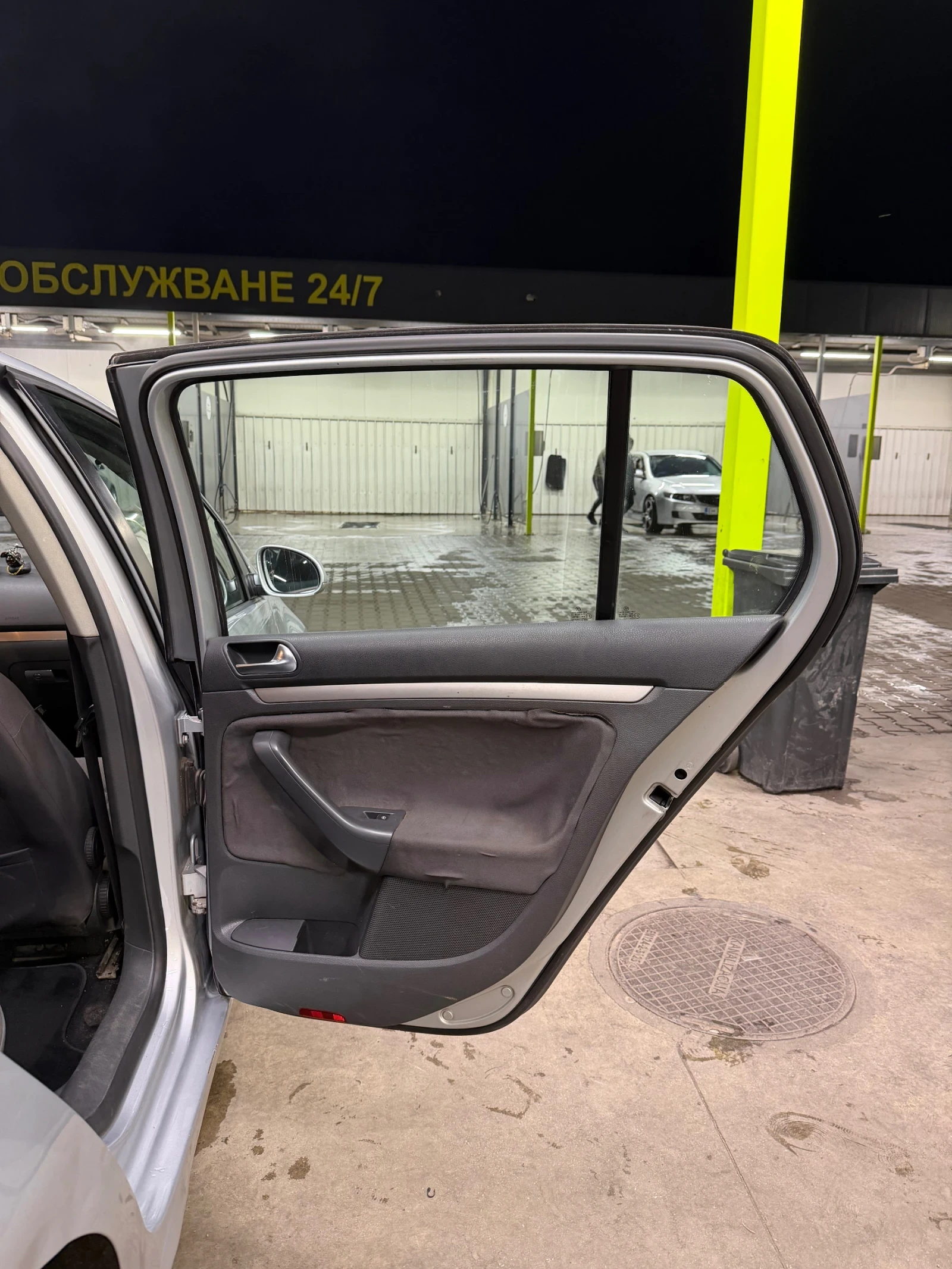 VW Golf 1.9TDI 6 скорости, снимка 11 - Автомобили и джипове - 54622370