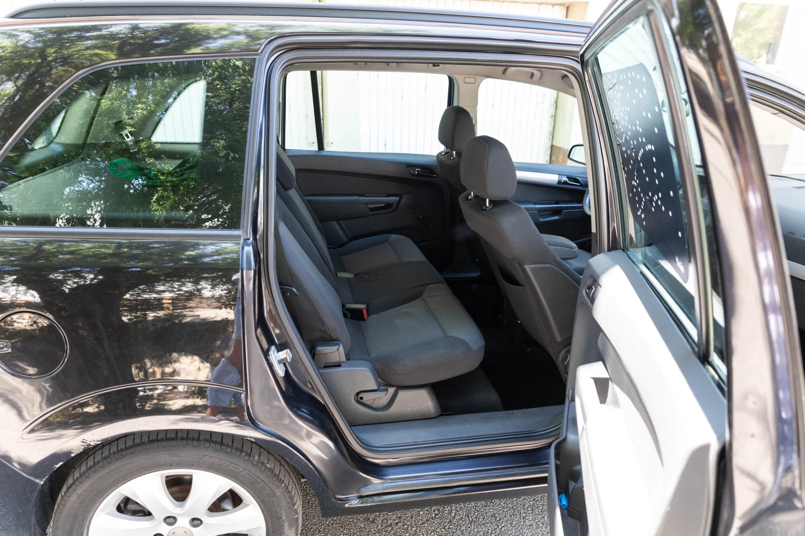 Opel Zafira 1.9 CDTI, снимка 5 - Автомобили и джипове - 54834727