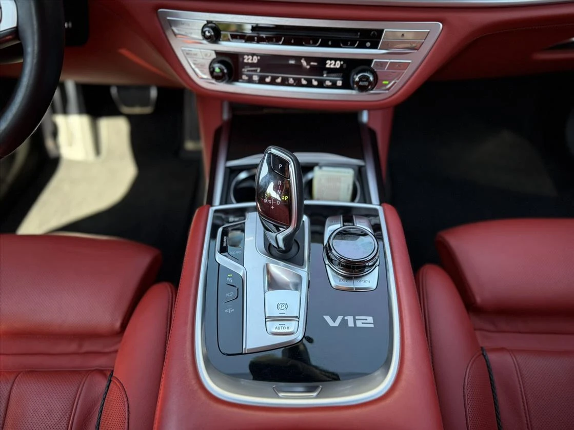 BMW 760 Li V12 xDrive, снимка 16 - Автомобили и джипове - 54855350
