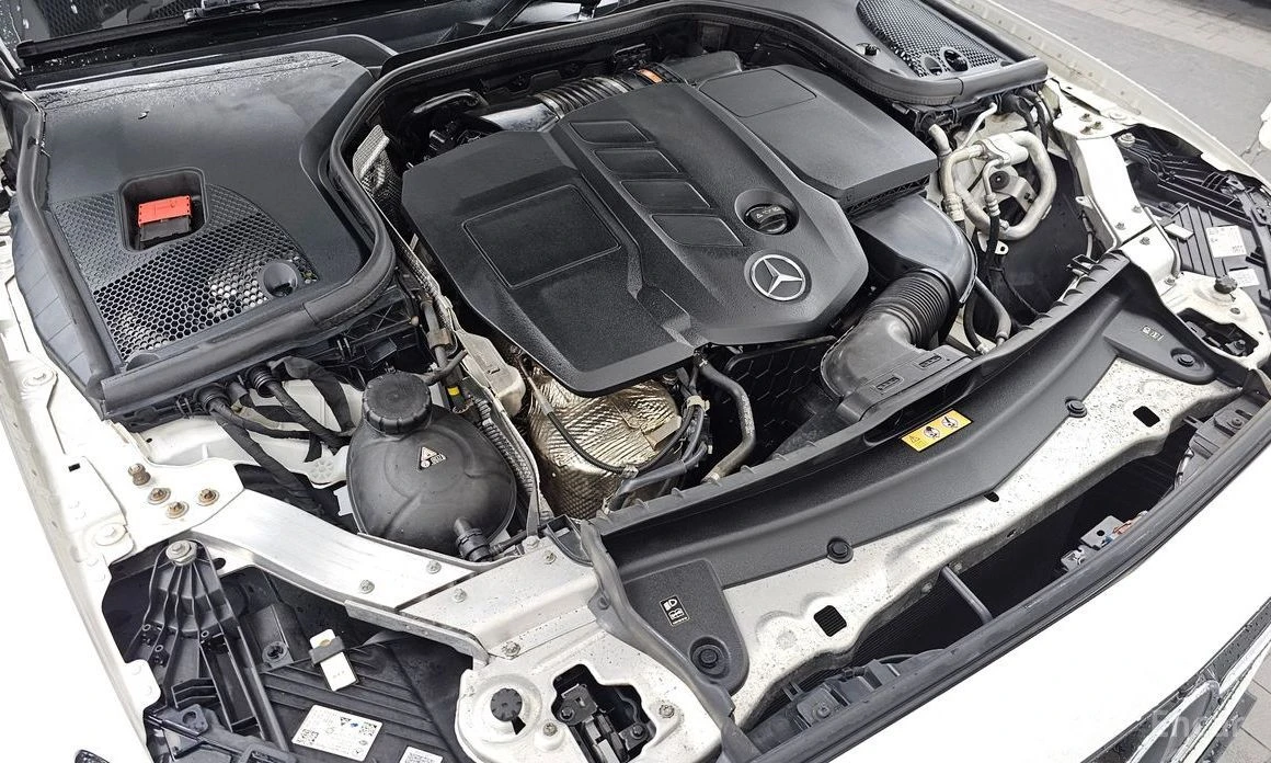 Mercedes-Benz E 220, снимка 6 - Автомобили и джипове - 55230740