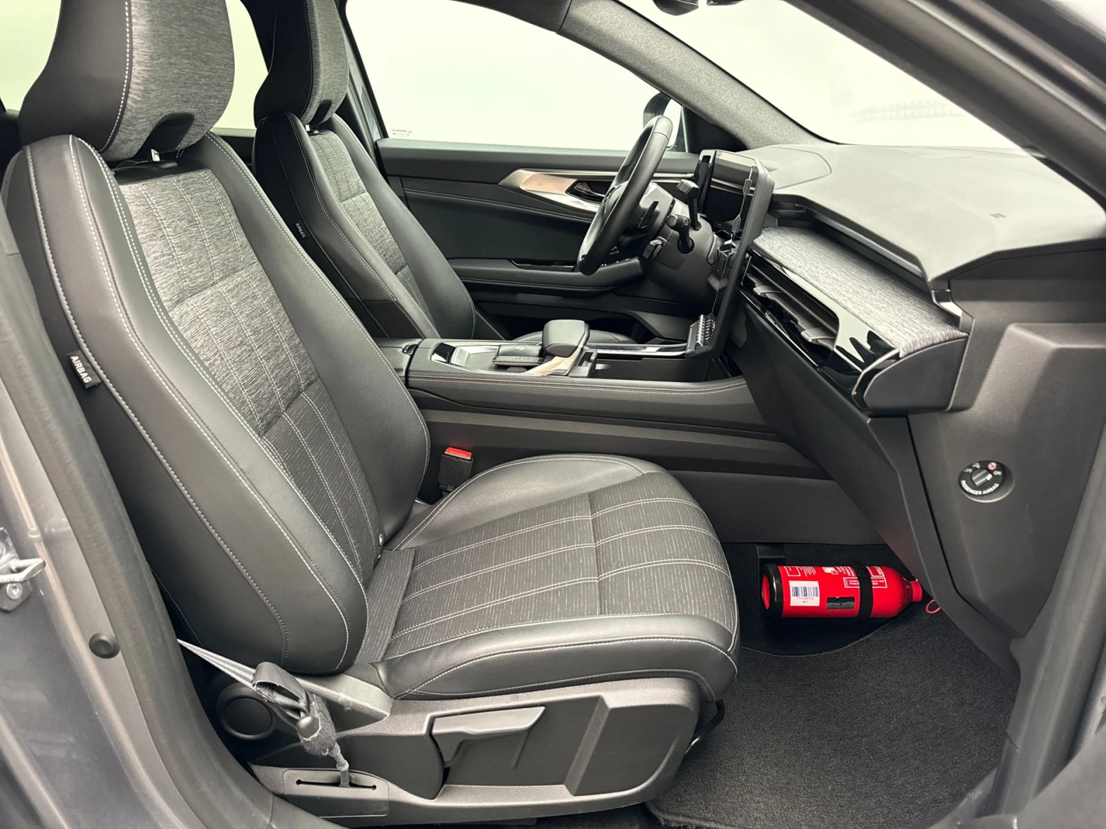 Renault Austral  Techno* FULL HYBRID - PANORAMA, снимка 8 - Автомобили и джипове - 56282595