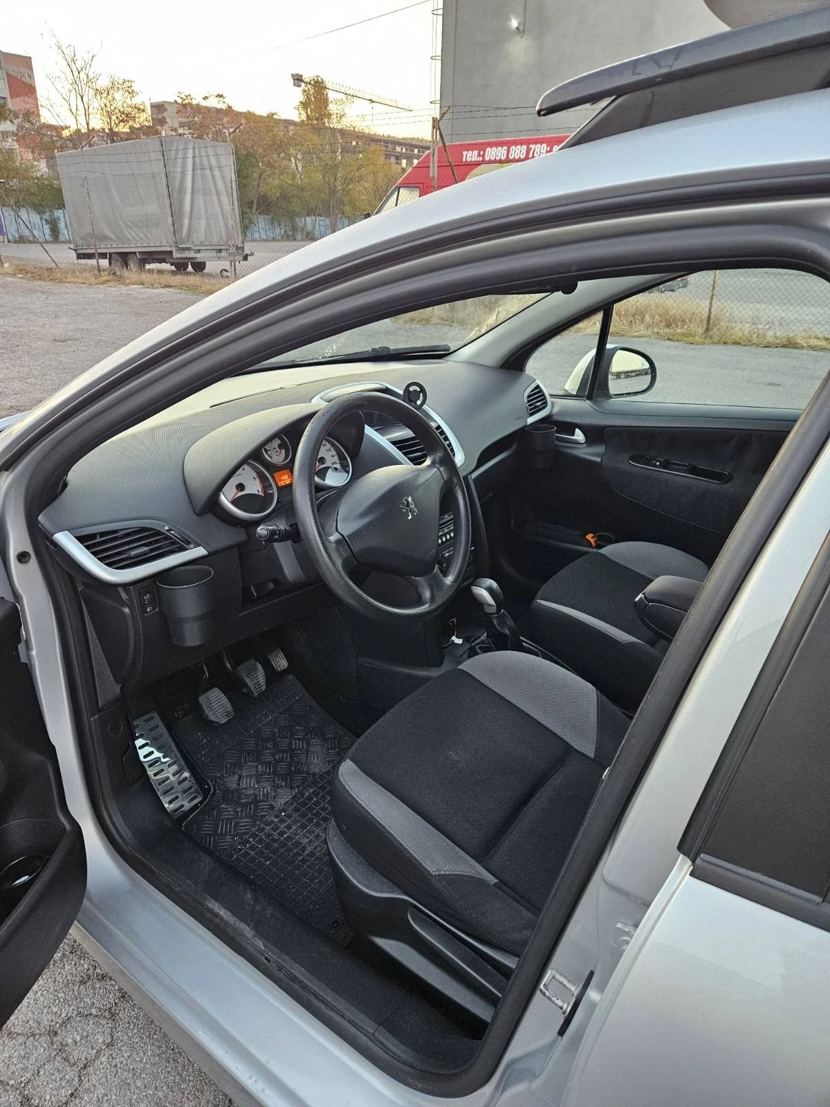 Peugeot 207, снимка 9 - Автомобили и джипове - 56588640