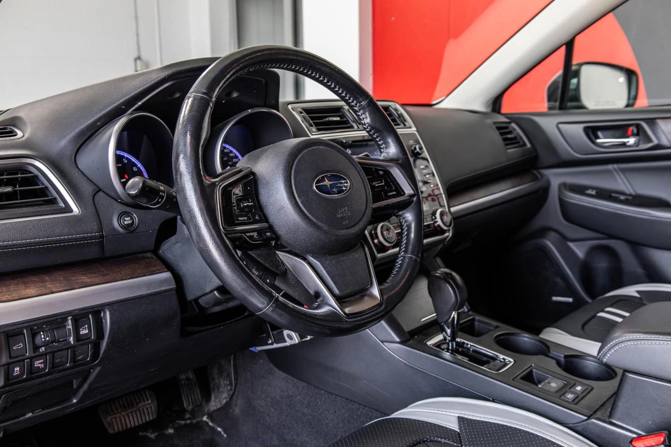Subaru Outback 3.6R * Premium Limited* 4x4, снимка 6 - Автомобили и джипове - 56735392