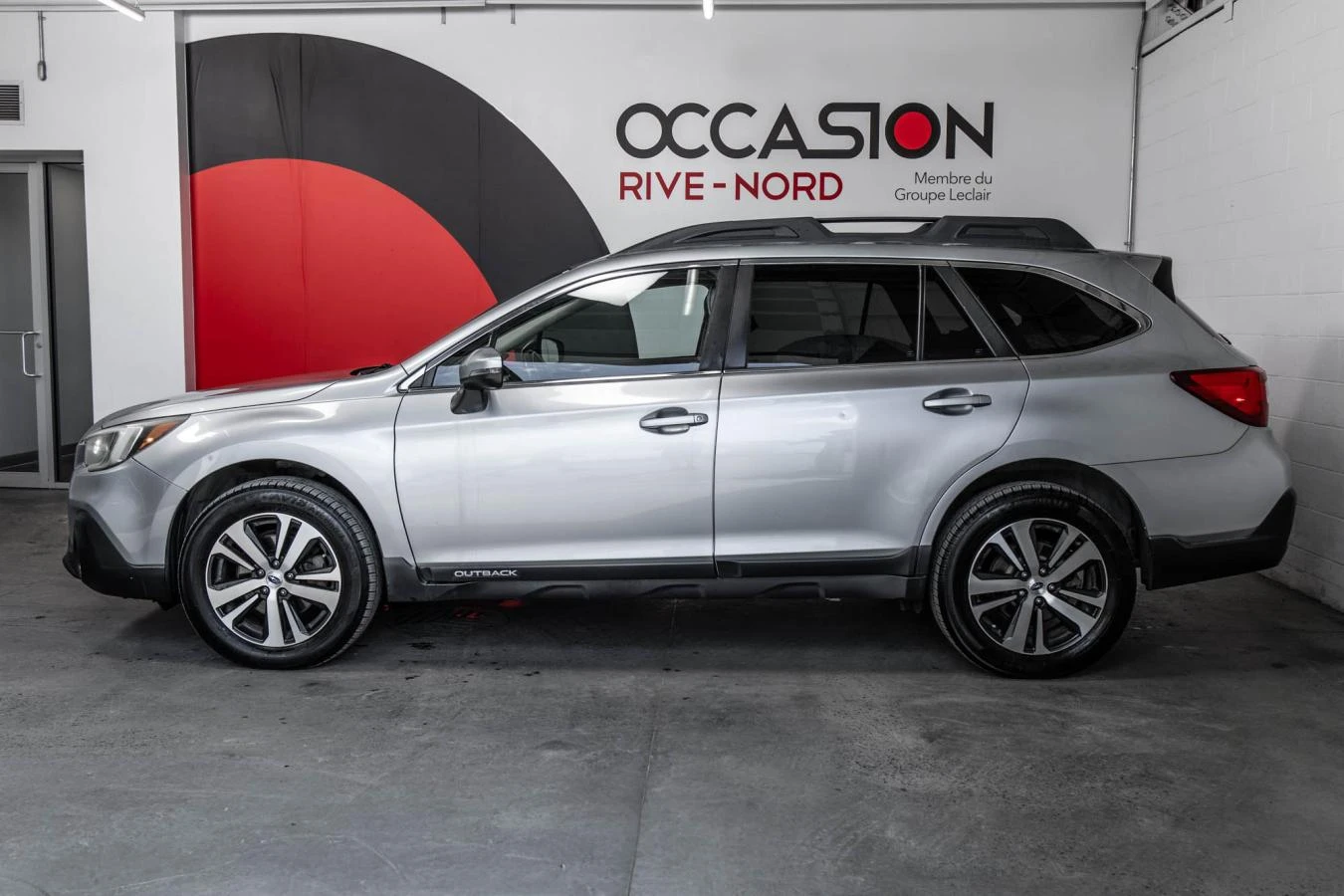 Subaru Outback 3.6R * Premium Limited* 4x4, снимка 2 - Автомобили и джипове - 56735392