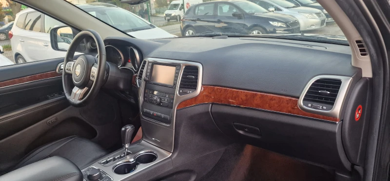 Jeep Grand cherokee 3.6i limited швейцария, снимка 11 - Автомобили и джипове - 47700398