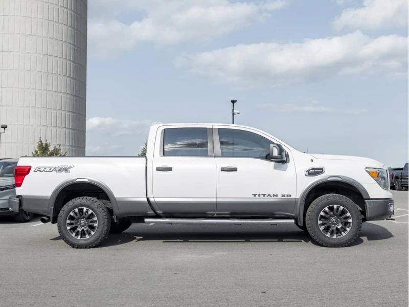 Nissan Titan crew cab * PRO 4X 5.0L WHOLESALE TO THE PUBLIC | YOU CERTIF, снимка 2 - Автомобили и джипове - 52924194