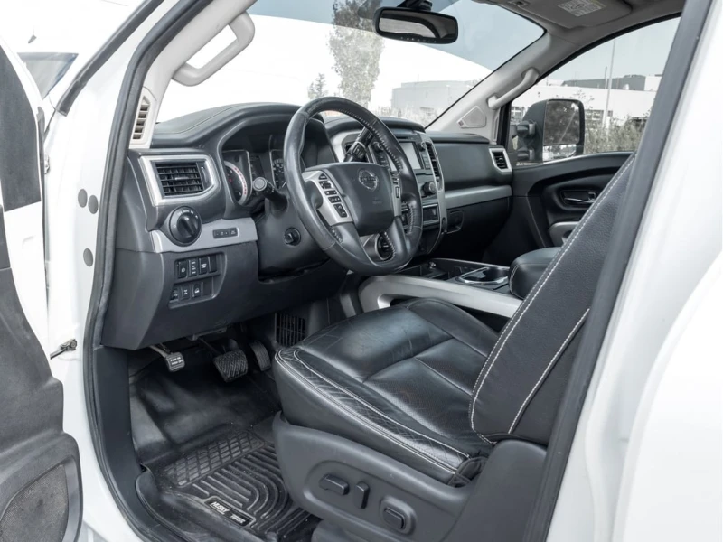 Nissan Titan crew cab * PRO 4X 5.0L WHOLESALE TO THE PUBLIC | YOU CERTIF, снимка 9 - Автомобили и джипове - 52924194