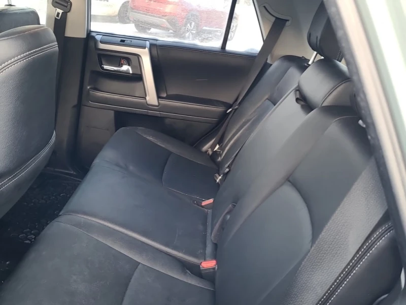 Toyota 4runner * TRD Sport * CARFAX * БЕЗ ПЪРВОНАЧАЛНА ВНОСКА, снимка 12 - Автомобили и джипове - 52967253