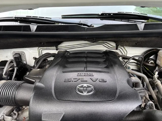 Toyota Tundra SR5 Double Cab !FULL!, снимка 7 - Автомобили и джипове - 55099872