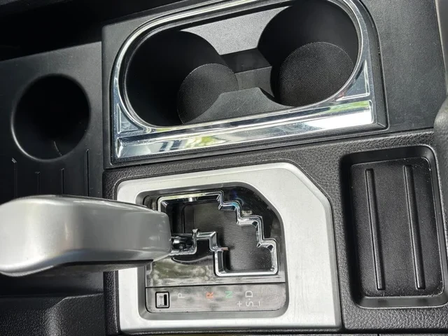 Toyota Tundra SR5 Double Cab !FULL!, снимка 15 - Автомобили и джипове - 55099872