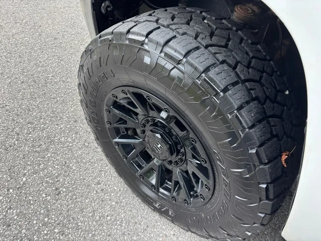 Toyota Tundra SR5 Double Cab !FULL!, снимка 6 - Автомобили и джипове - 55099872