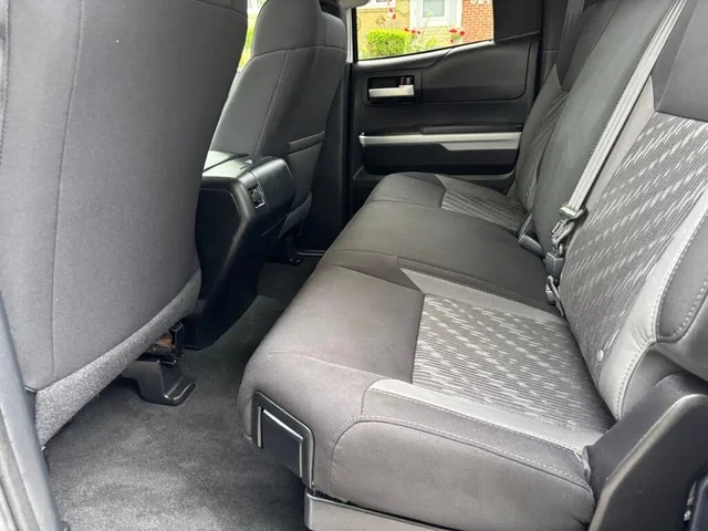 Toyota Tundra SR5 Double Cab !FULL!, снимка 11 - Автомобили и джипове - 55099872