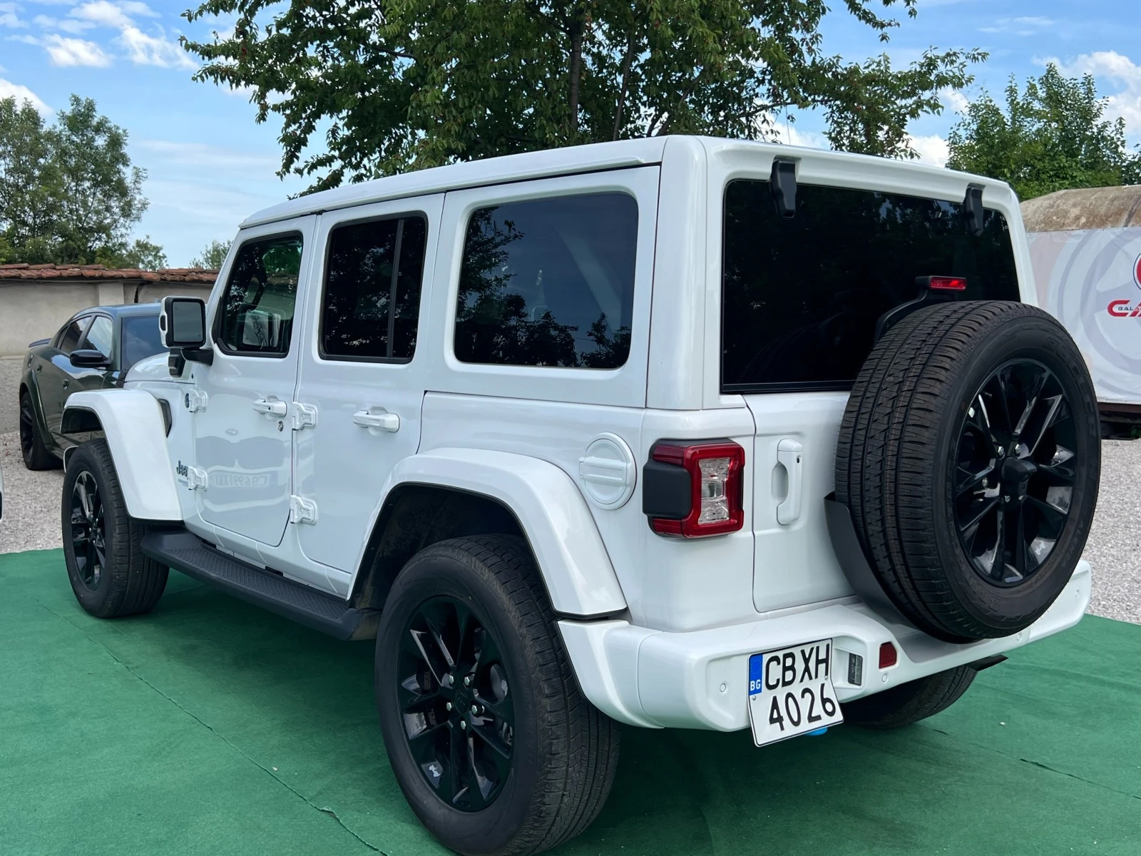 Jeep Wrangler XE PLUG-IN HYBRID - изображение 6