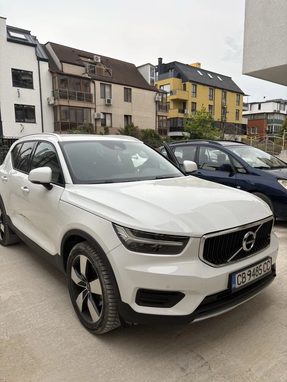Volvo XC40 D4/190 к.с/4х4 - изображение 4