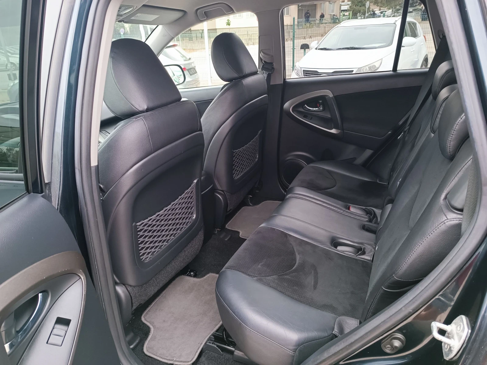 Toyota Rav4 2.0i-158кс-ШВЕЙЦАРИЯ-АВТОМАТ-4Х4-FACELIFT-KEYLESS - изображение 10