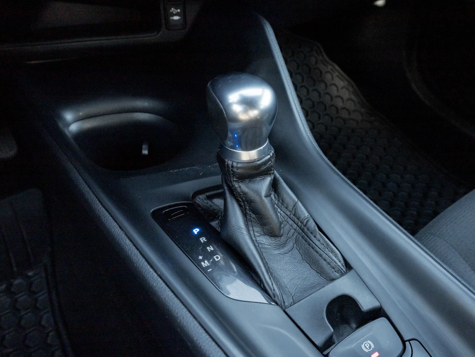 Toyota C-HR XLE*  | Mobile.bg   14