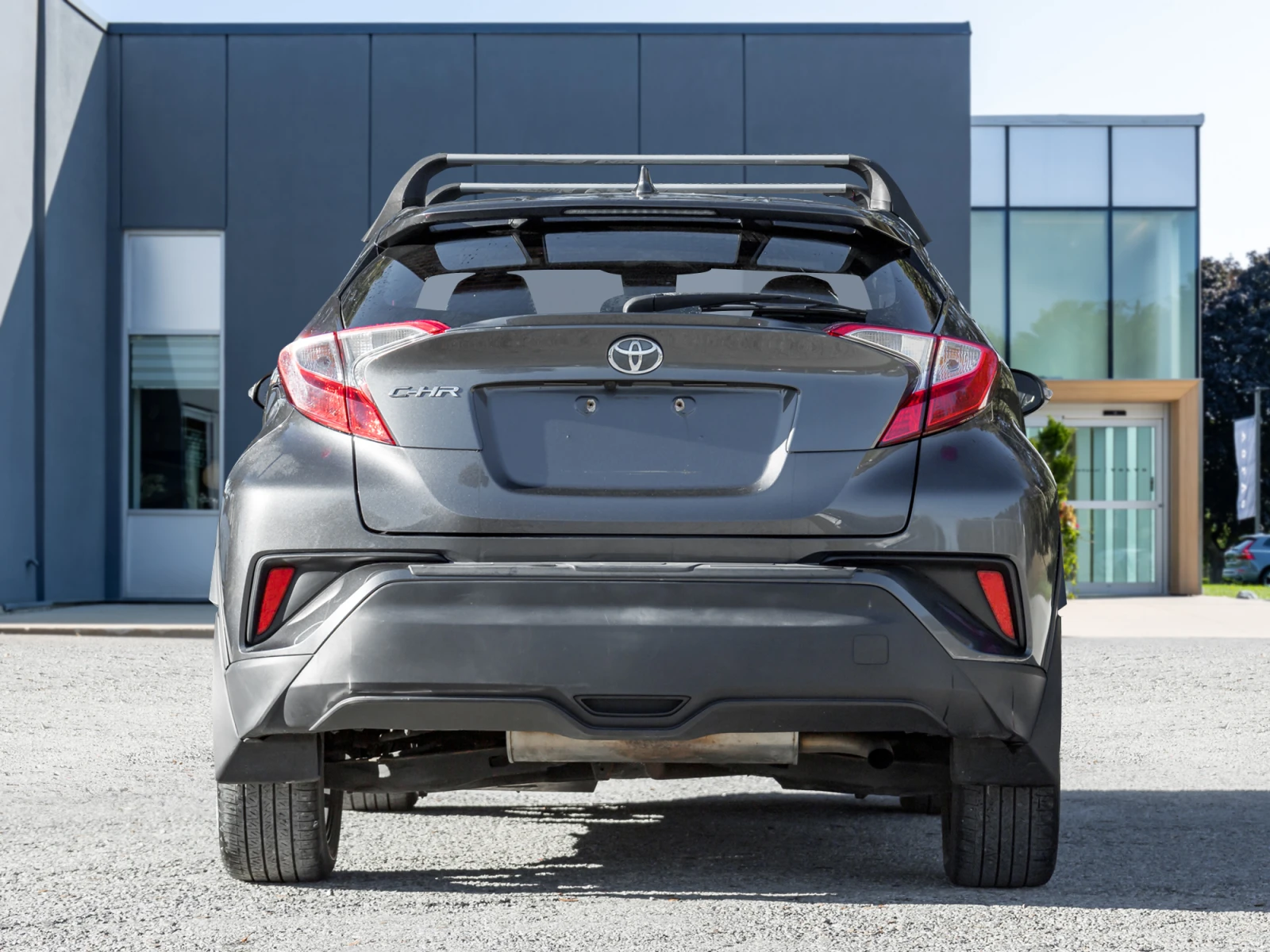 Toyota C-HR XLE*  | Mobile.bg   3