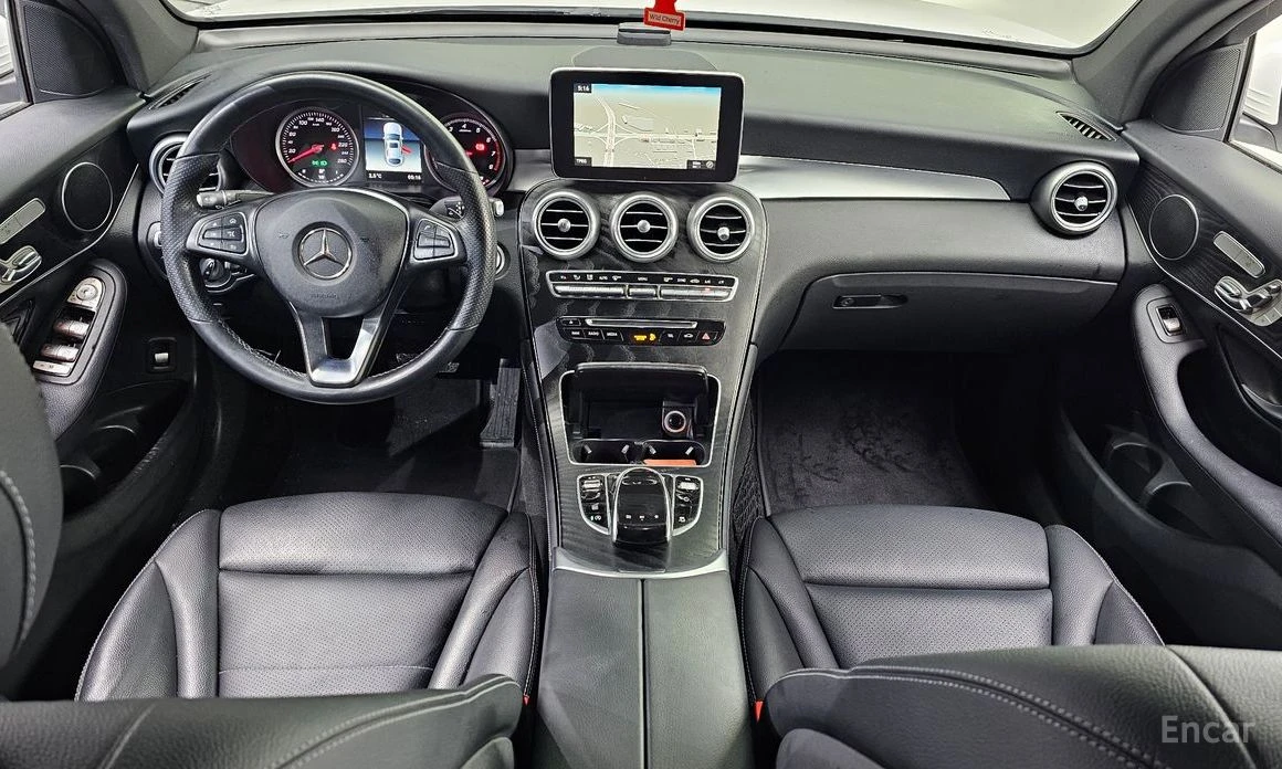 Mercedes-Benz GLC 300 4MATIC* COUPE* 360 КАМЕРИ* ПАМЕТ* МЪРТВА ТОЧКА, снимка 10 - Автомобили и джипове - 54230127