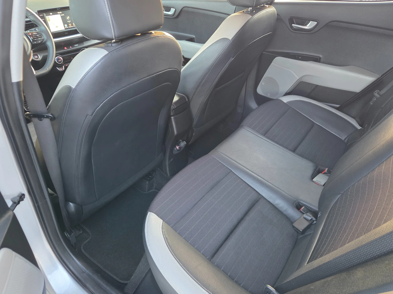 Kia Stonic 1.6 CRDI * ENERGY* FACE* KAYLESS GO* * KAMERA* *  | Mobile.bg � ����������� 6